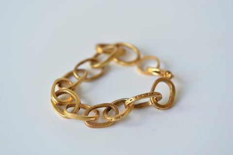 Natalia Willmott Gold plated bronze loop chain bracelet with each loop having a hammered design