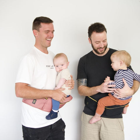 dads carry children with hipseat baby carrier