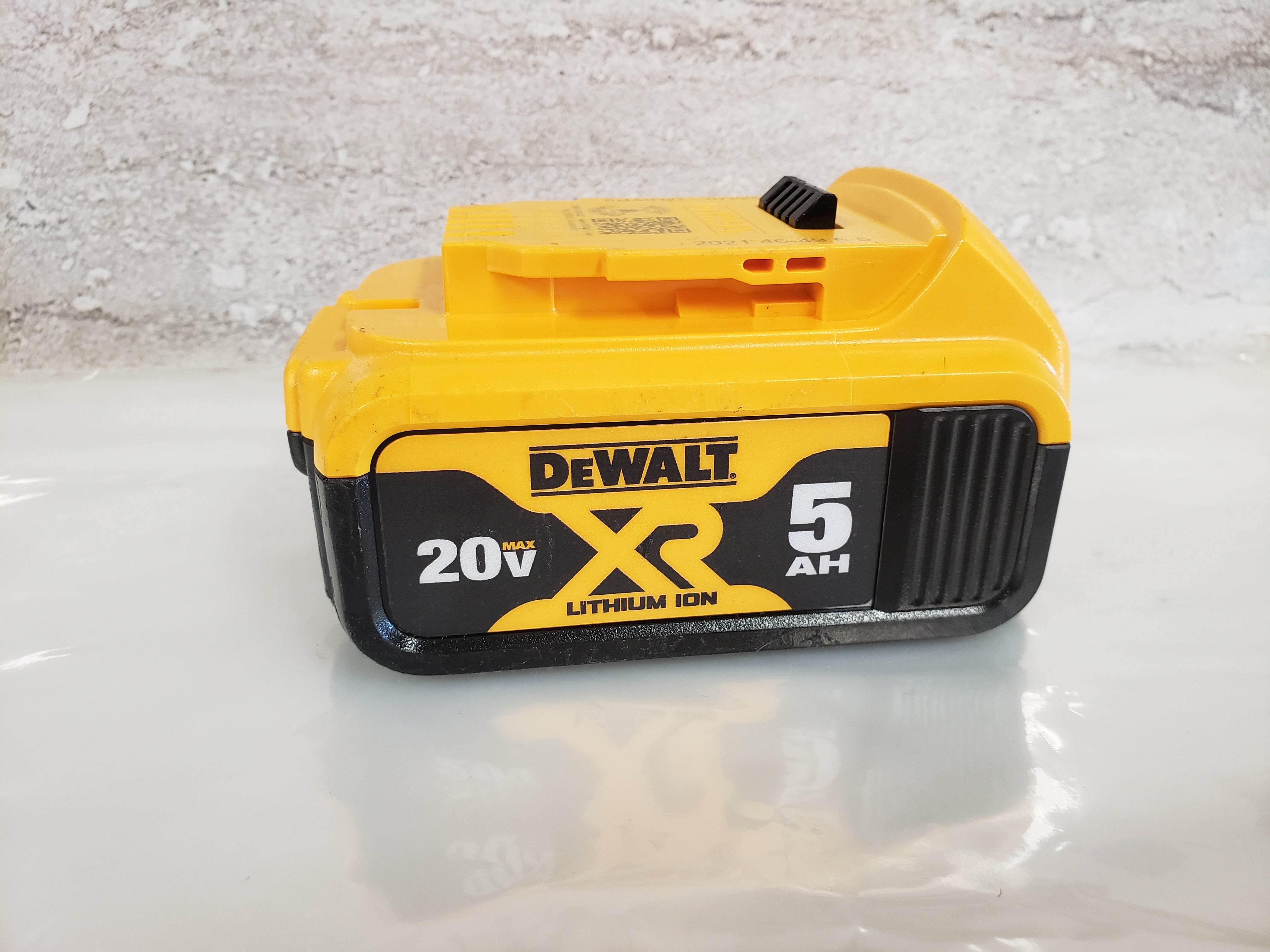 Dewalt 4.0ah XR 20v Battery Hickory Liquidators