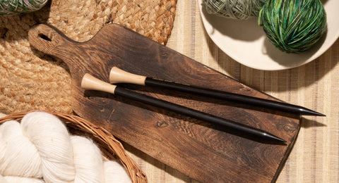 Embony wood knitting needles with Symfonie yarn