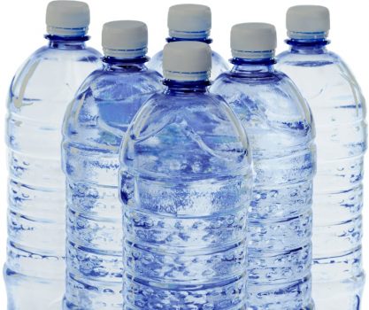 9 cose che forse non sapevi sulle bottiglie di plastica