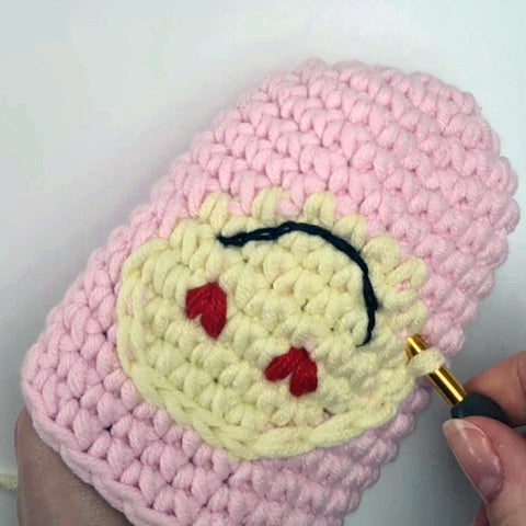 surface slip stitch around emoji head