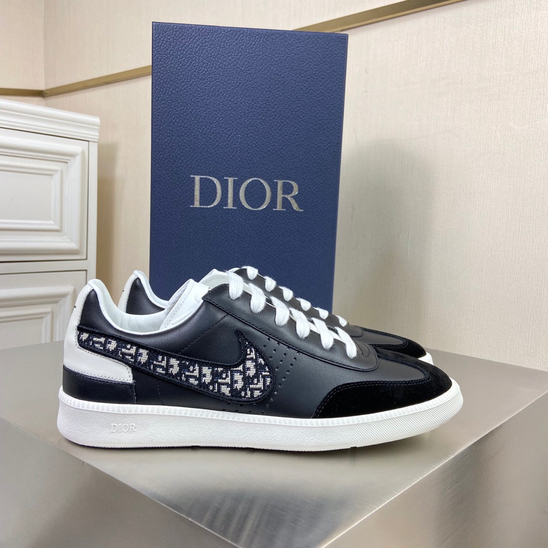 DIOR 2022 Men Fashion Boots fashionable Casual leather Breathable Sneakers Running Shoes supermaket 