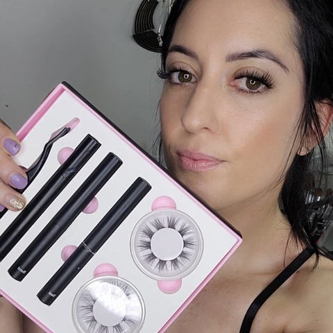 lis with luviri DIY lash extensions kit for lash mapping