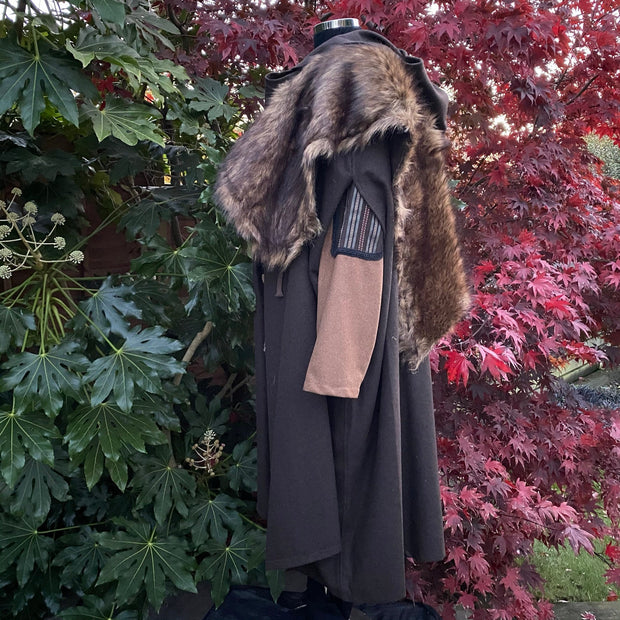 Cloak And Fur Mantle Set (Grey) – LARP Costumes