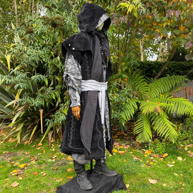 LARP Outfit 4 Pieces - Rogue Assassin - Layered Hood, Robe, Waistcoat, –  LARP Costumes