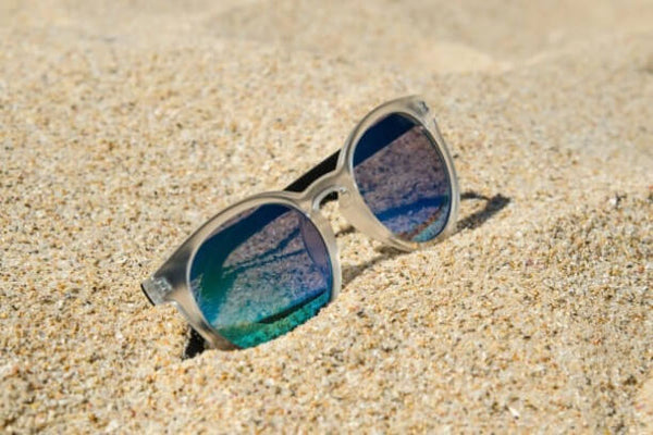 Difference between polarised and non-polarised sunglasses