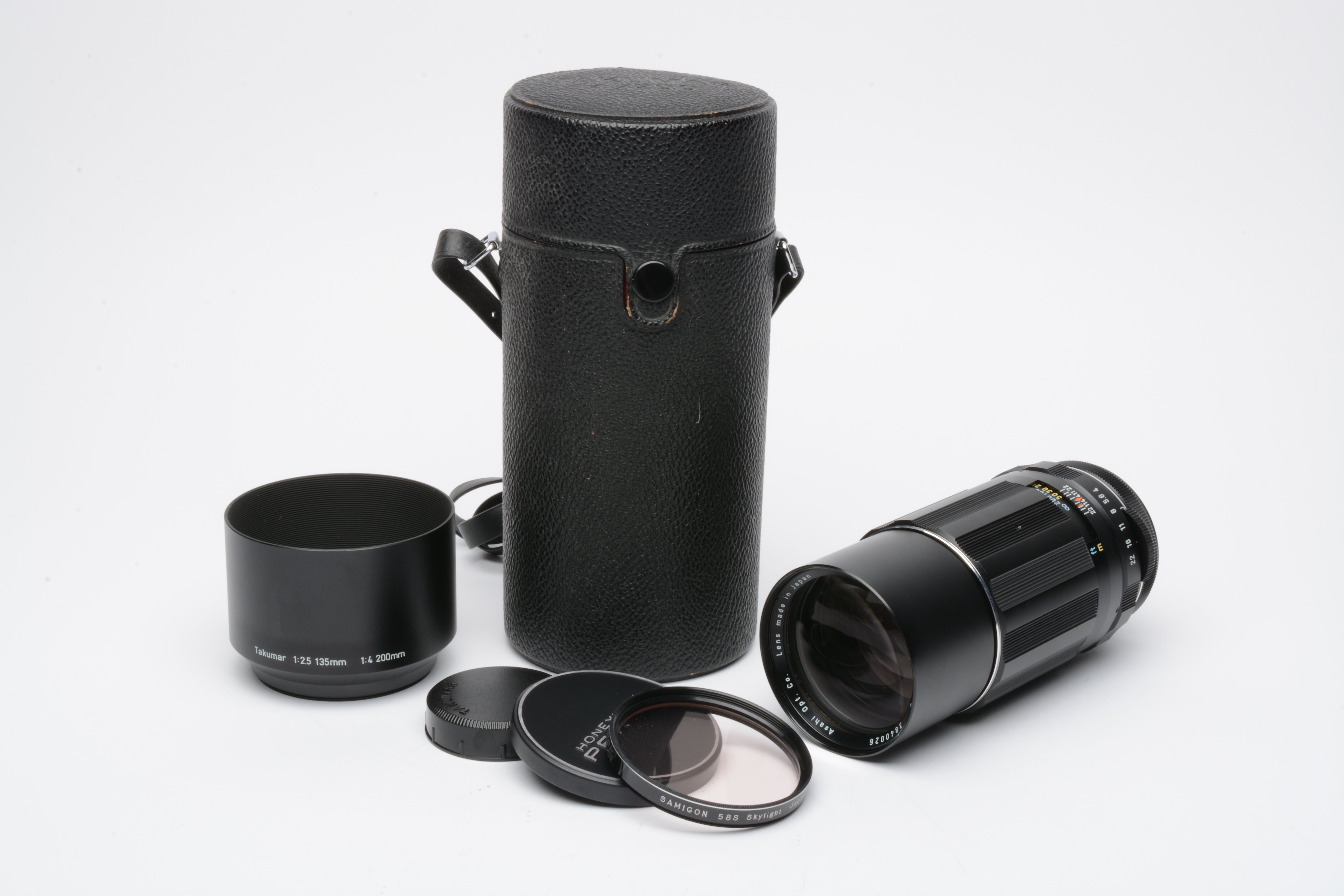 Pentax Tele Takumar 200mm f5.6 M42 mount lens (Pre-set), case, hood, caps