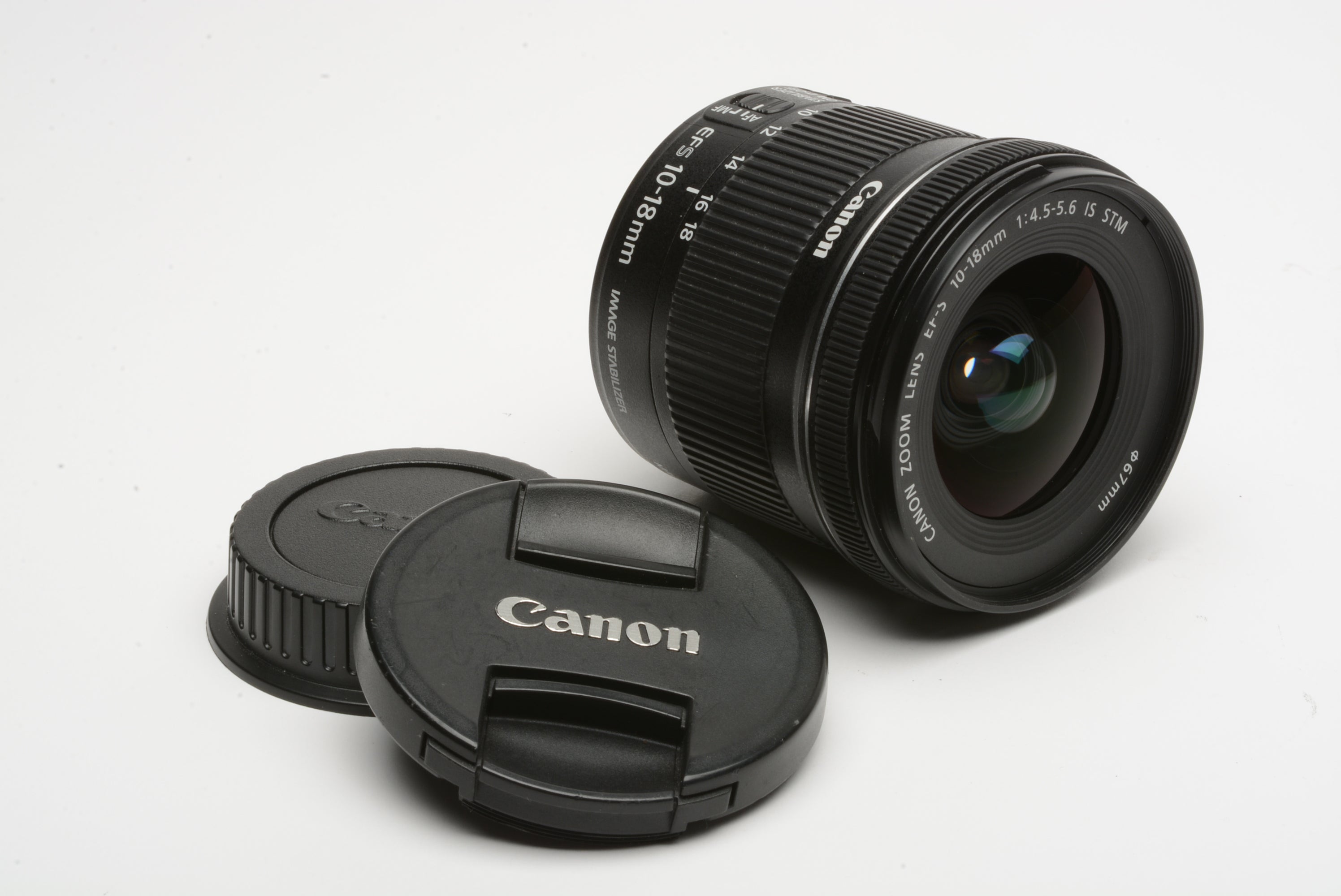 Canon EFS 10-18mm f4.5-5.6 IS STM zoom lens, w/caps