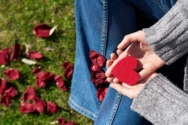 We can use classy Valentine’s Day nail designs to take our Valentine’s Day outfit ideas to a new level.