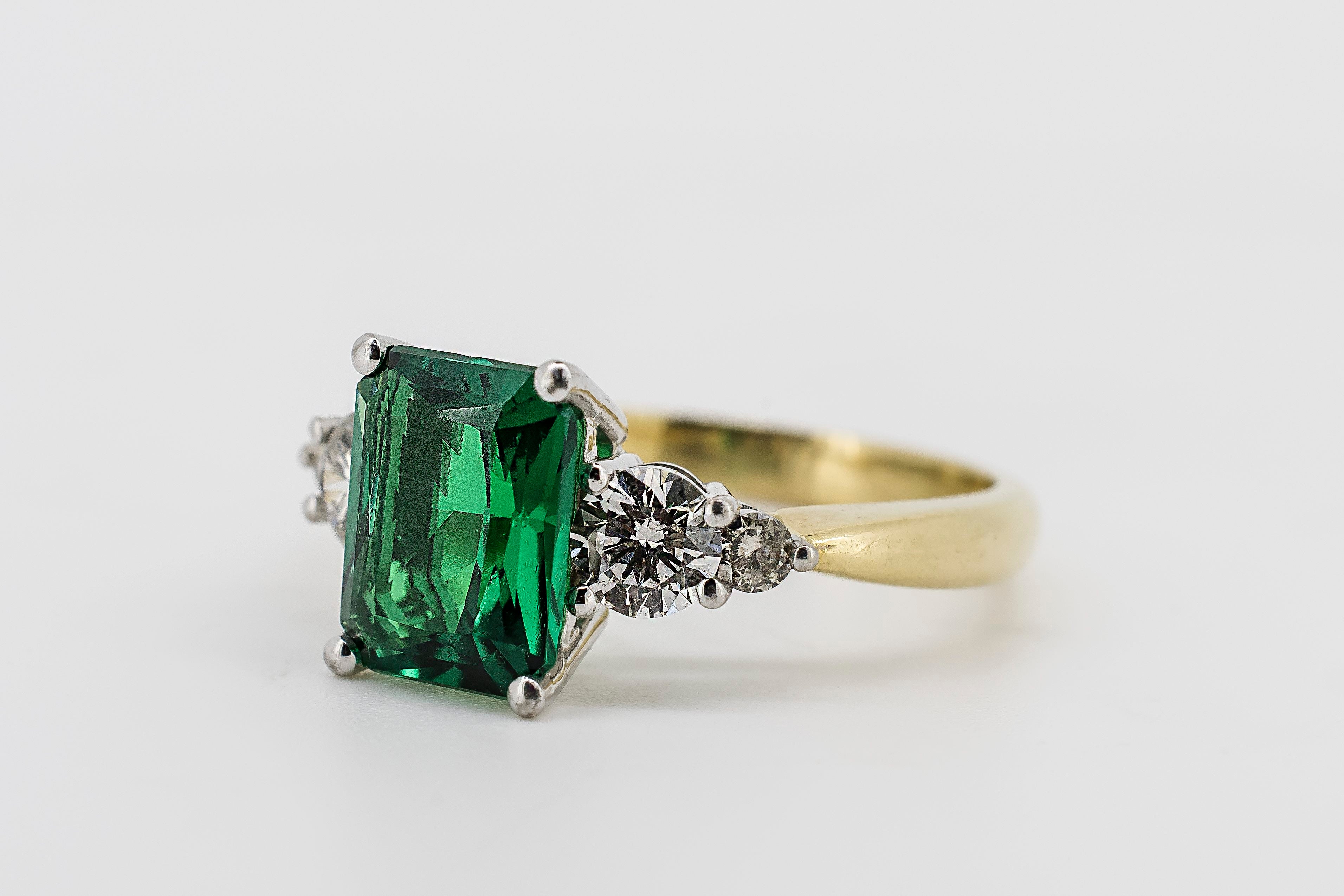 18CT GOLD BYRON EMERALD WITH DIAMONDS – Once Loved Treasures