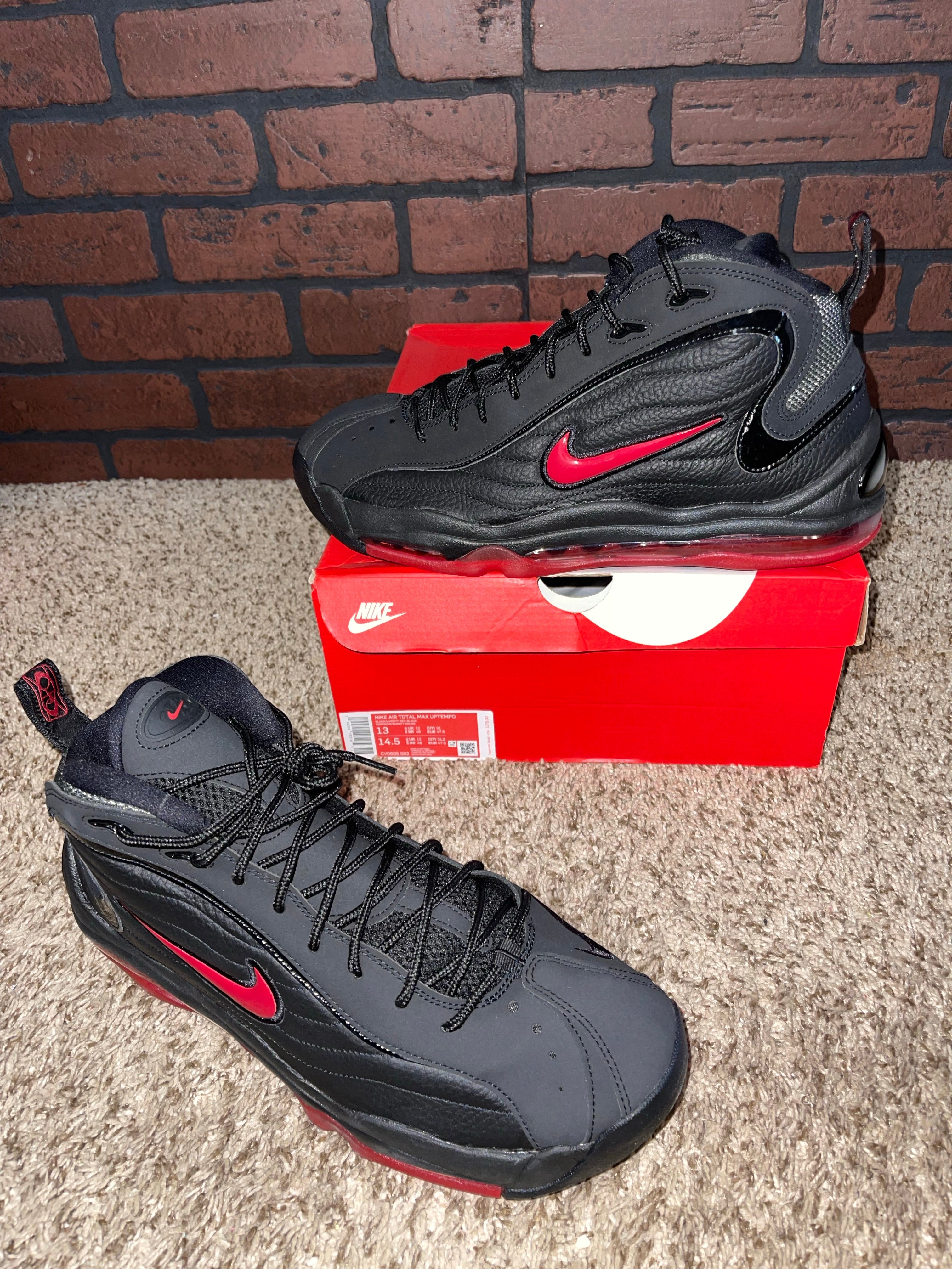 nike uptempo bred