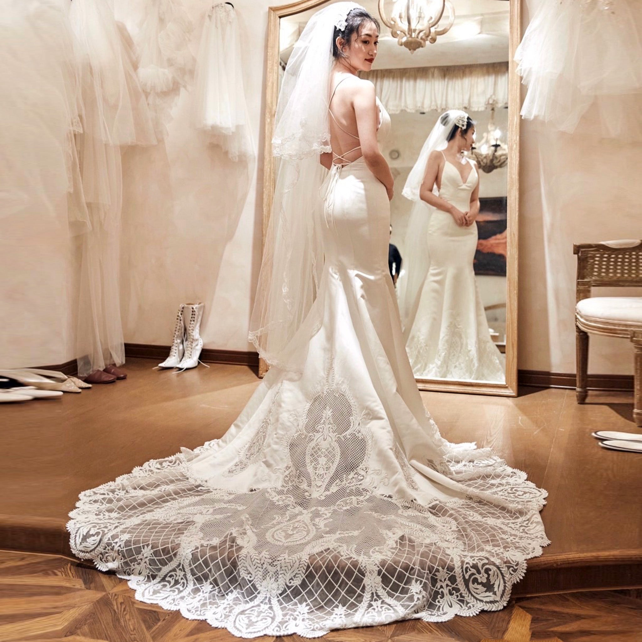 backless-open-back-wedding-dresses
