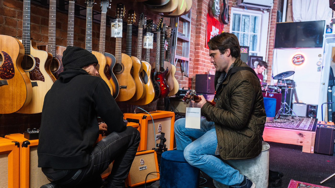 Guitar brothers