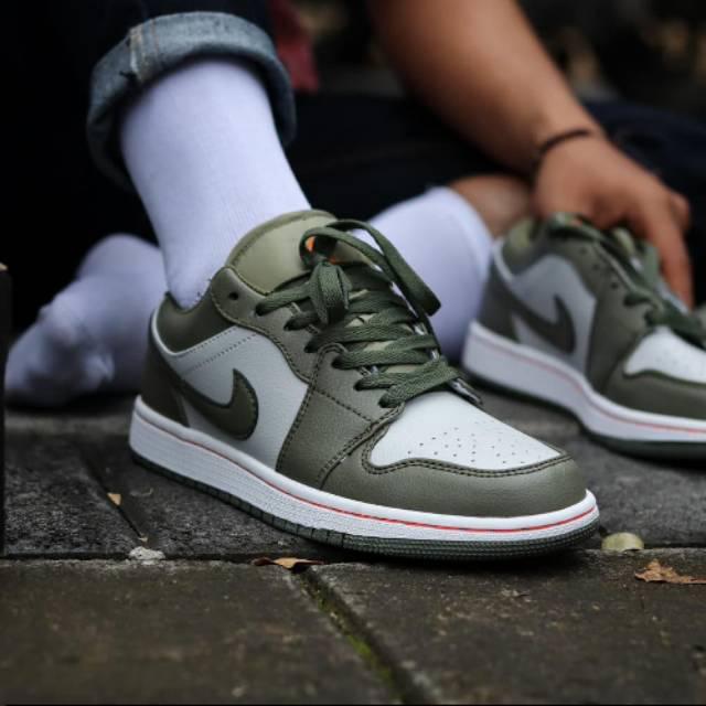 Air Jordan 1 Low Military Green – AM 