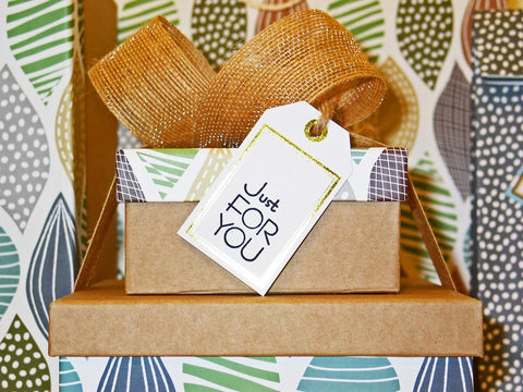 Personalized tags gift wrapping