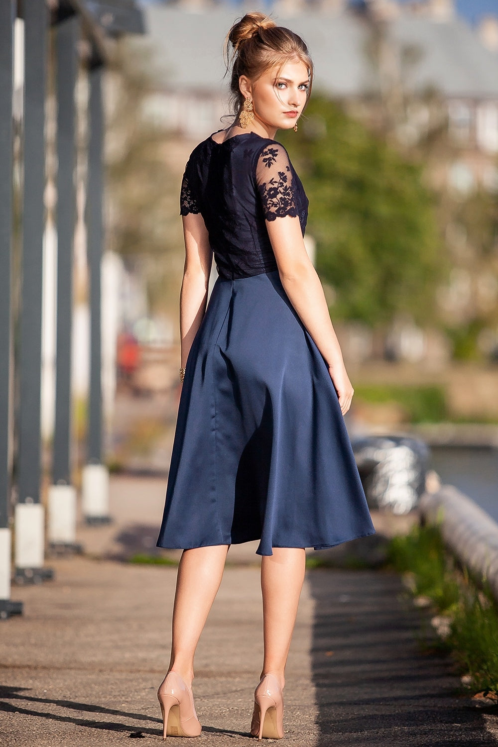 Dark blue lace dress with circle skirts