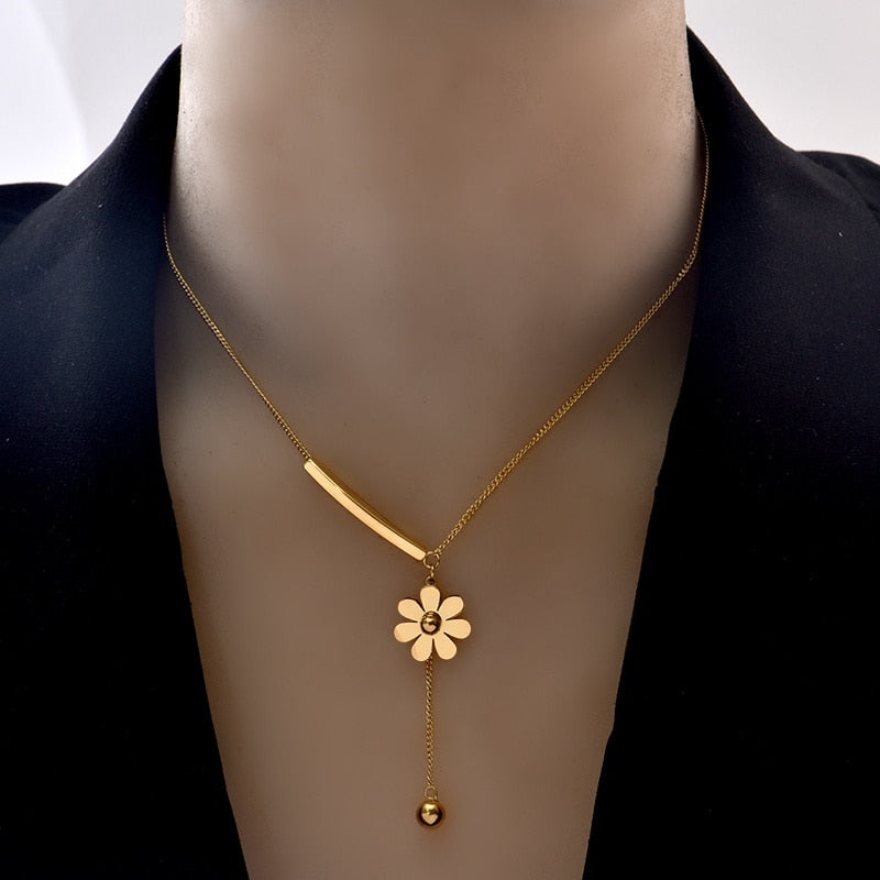 Korean Fashion Little Daisy Pendant Necklace Female Titanium Steel Tassels Chain Necklace Collarbone