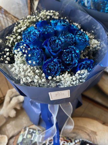 Blue rose bouquet