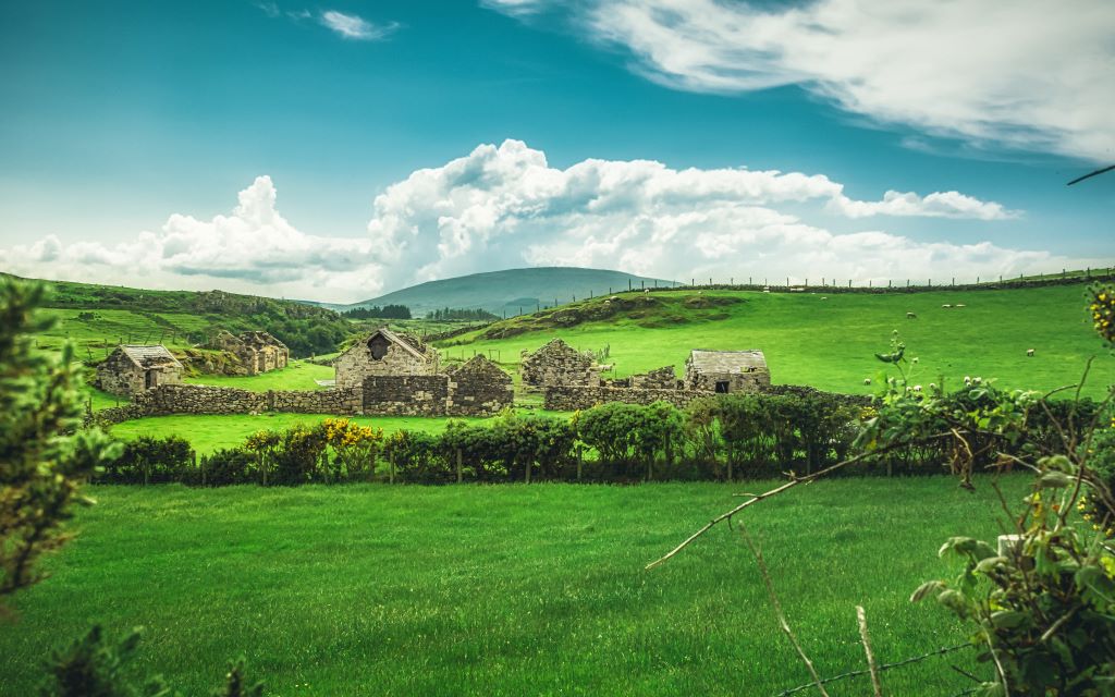 irish mountains countryside