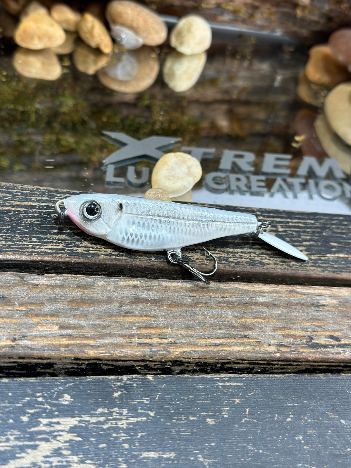 NEW* MAG Scout 25 - (X) - White Pearl Shad