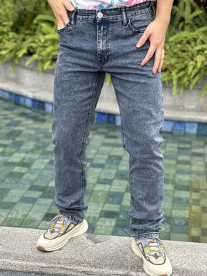 Straight Cut Midweight Jeans with Classic Fit and Breathable Comfort