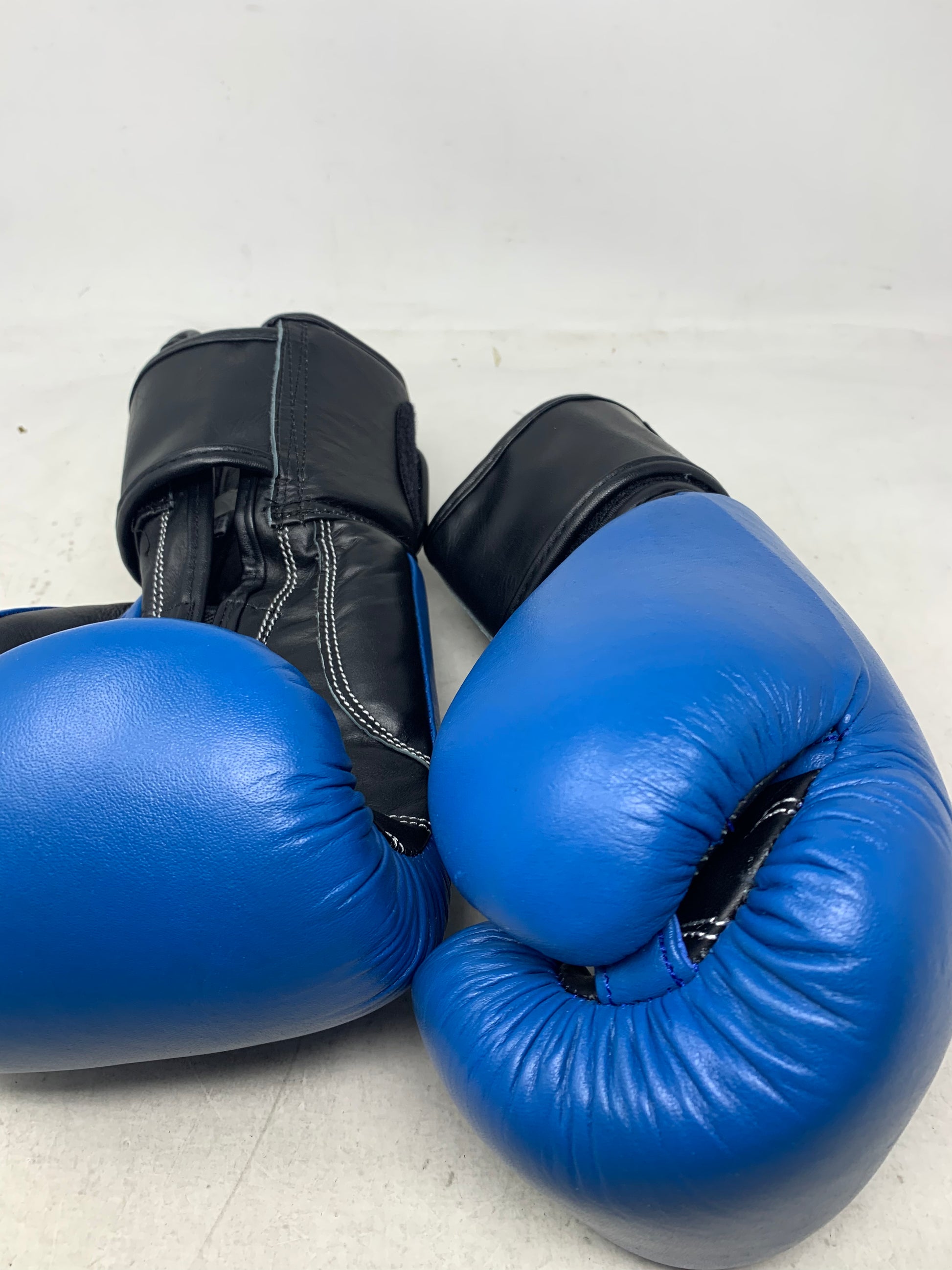 Pro Impact Boxing Gloves – Binmayhem Auction