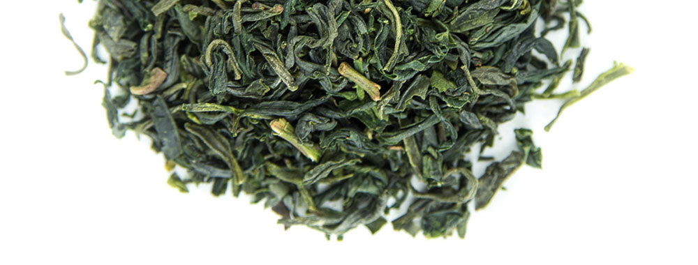 Feuilles de thé vert Kamairicha du Japon