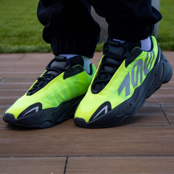 yeezy 700 mnvn green