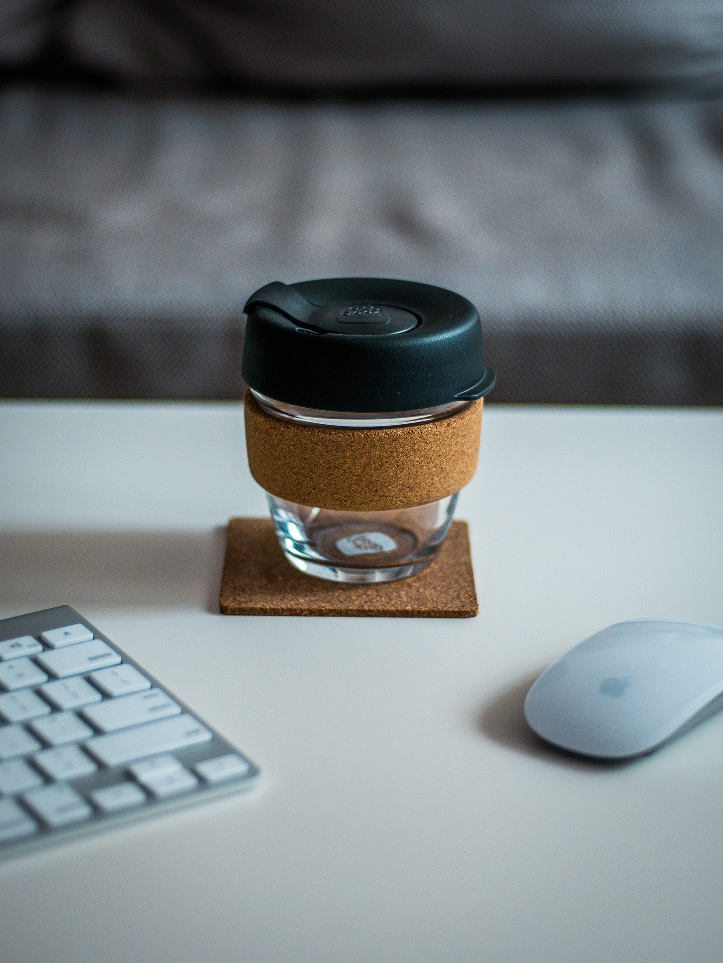 Cute mug with a cork handle not to burn your fingers. 