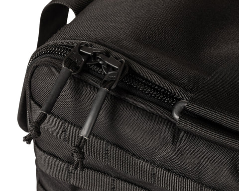 dettaglio delle zip chiudibili con lucchetto della range ready trainer bag