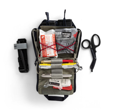 flex tacmed pouch di 5.11 equipaggiata con i presidi medici necessari in caso di emergenza