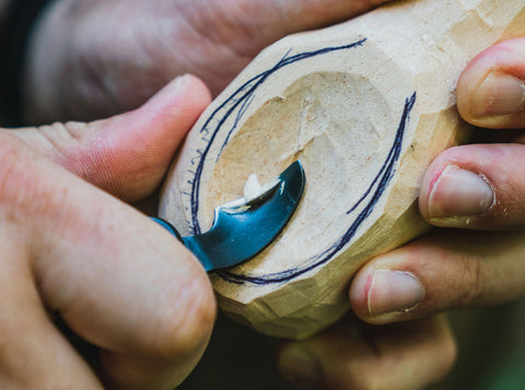 Paolo di backpacco scava il cucchiaio con il flexcut carvin' jack