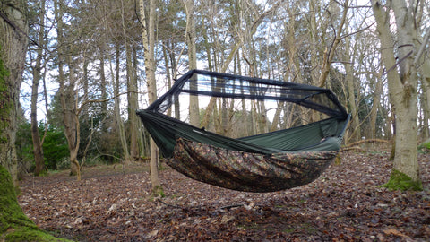 dd underblanket nel bosco sotto l'amaca