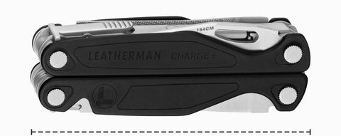 Foto del Leatherman Charge con la misura in lunghezza per le specifiche tecniche