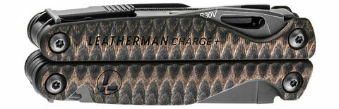 Foto del Leatherman Charge plus con guancette in G10 orizzontale