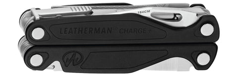 foto del Leatherman Charge+ con guancette in alluminio anodizzato nere orizzontale