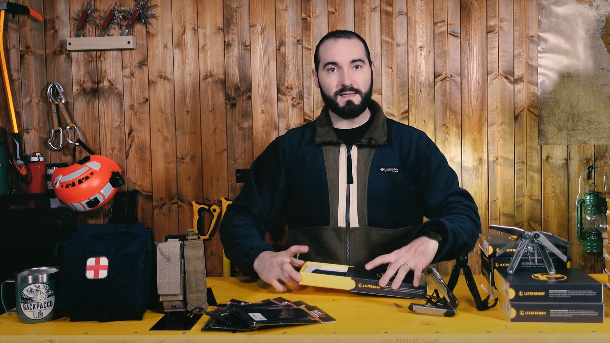 copertina video dove paolo di backpacco mostra il leatherman wave plus e i suoi utensili