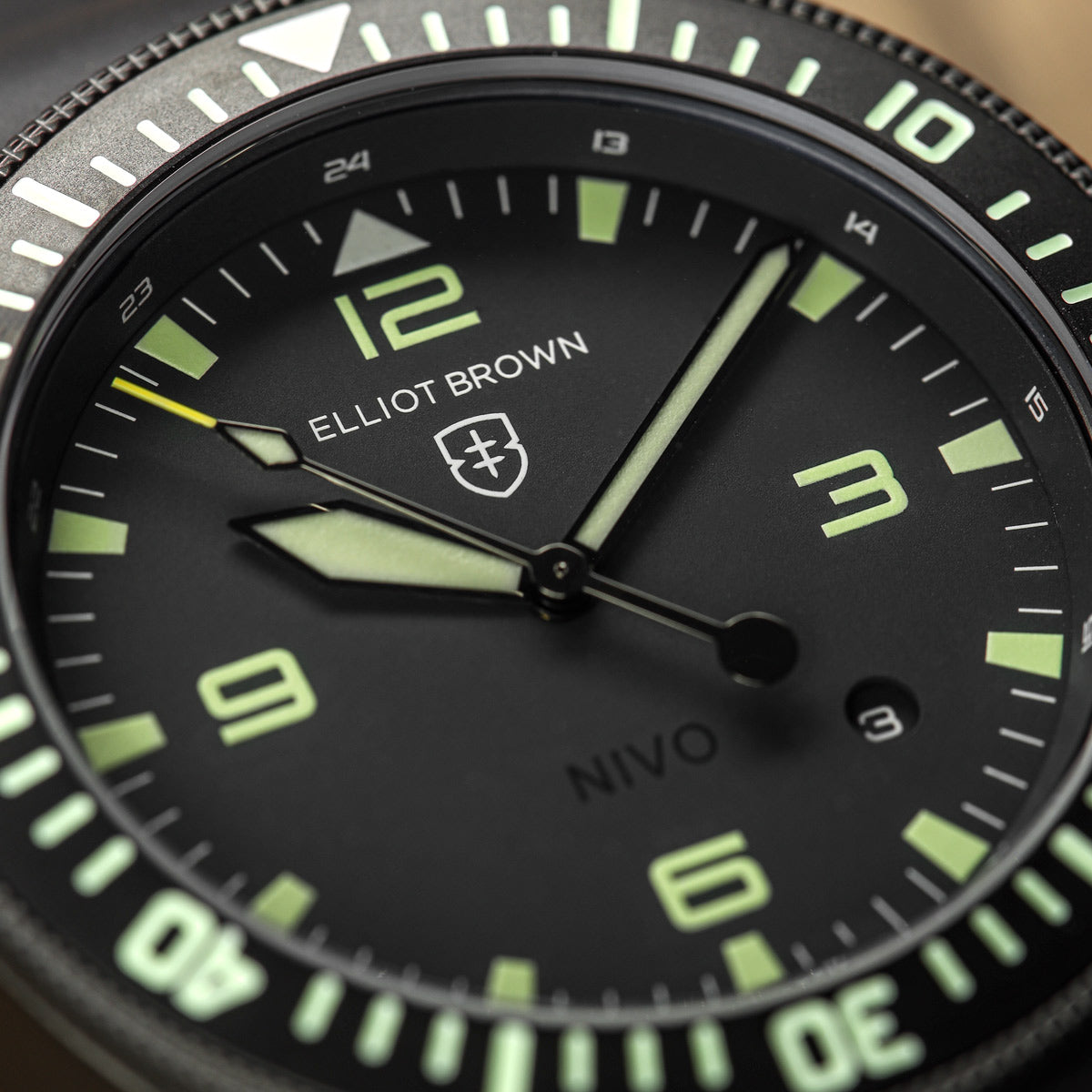 Elliot Brown Holton Professional NIVO