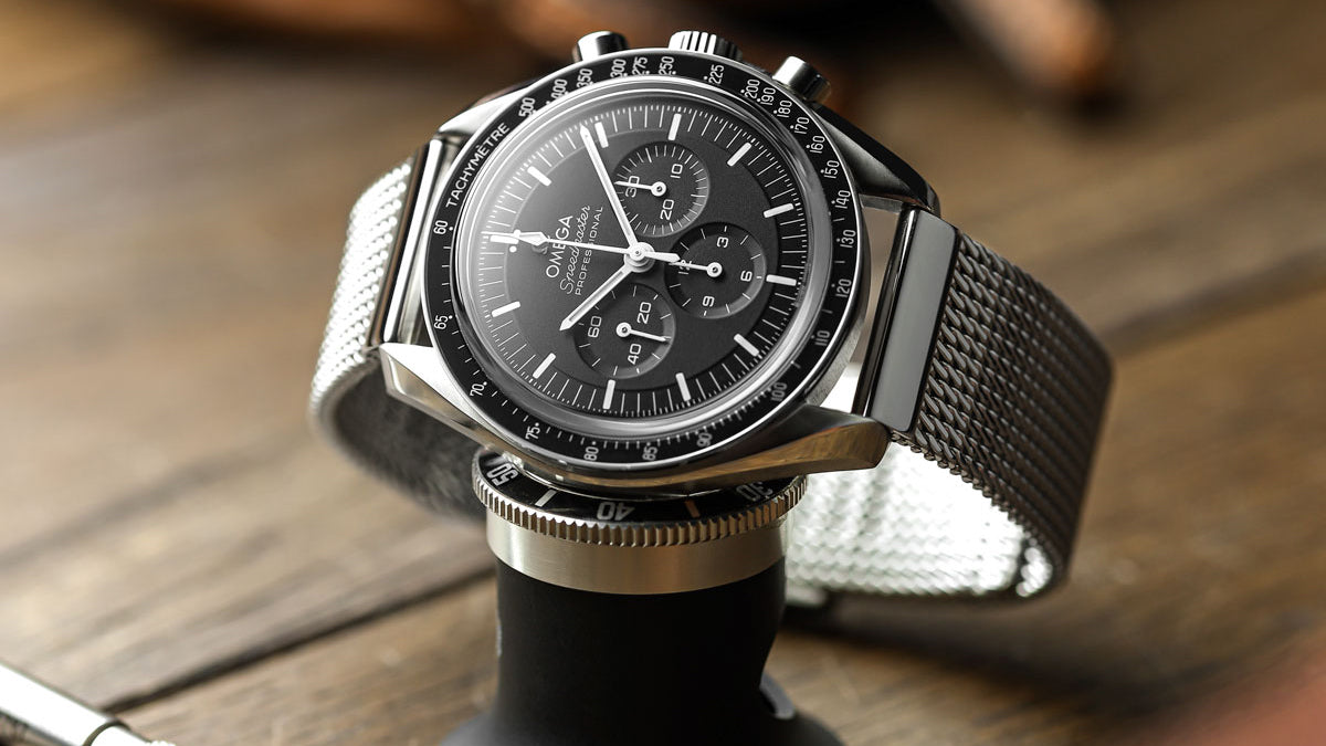 Omega Speedmaster Moonwatch on WatchGecko 'Oblique' Milanese Mesh