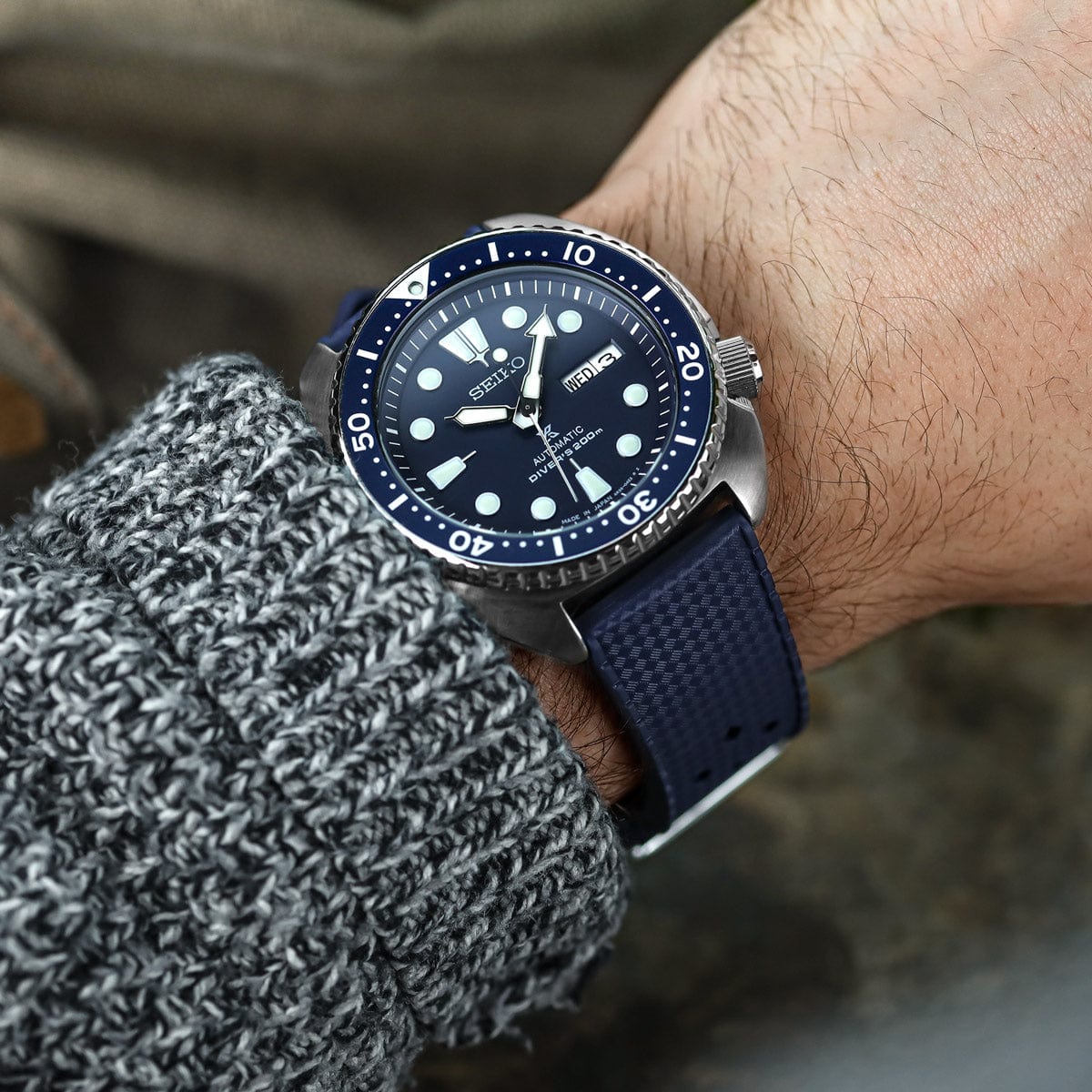 ZULUDIVER Modern Tropical Style Rubber Watch Strap - Blue | WatchGecko