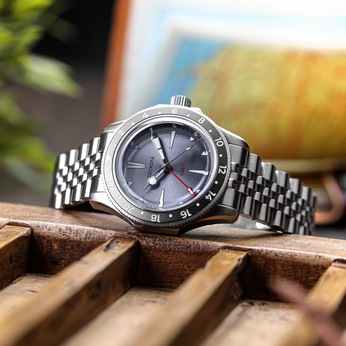 Geckota G-02 GMT Quartz Watch | Dusty Purple Dial with Grey Bezel