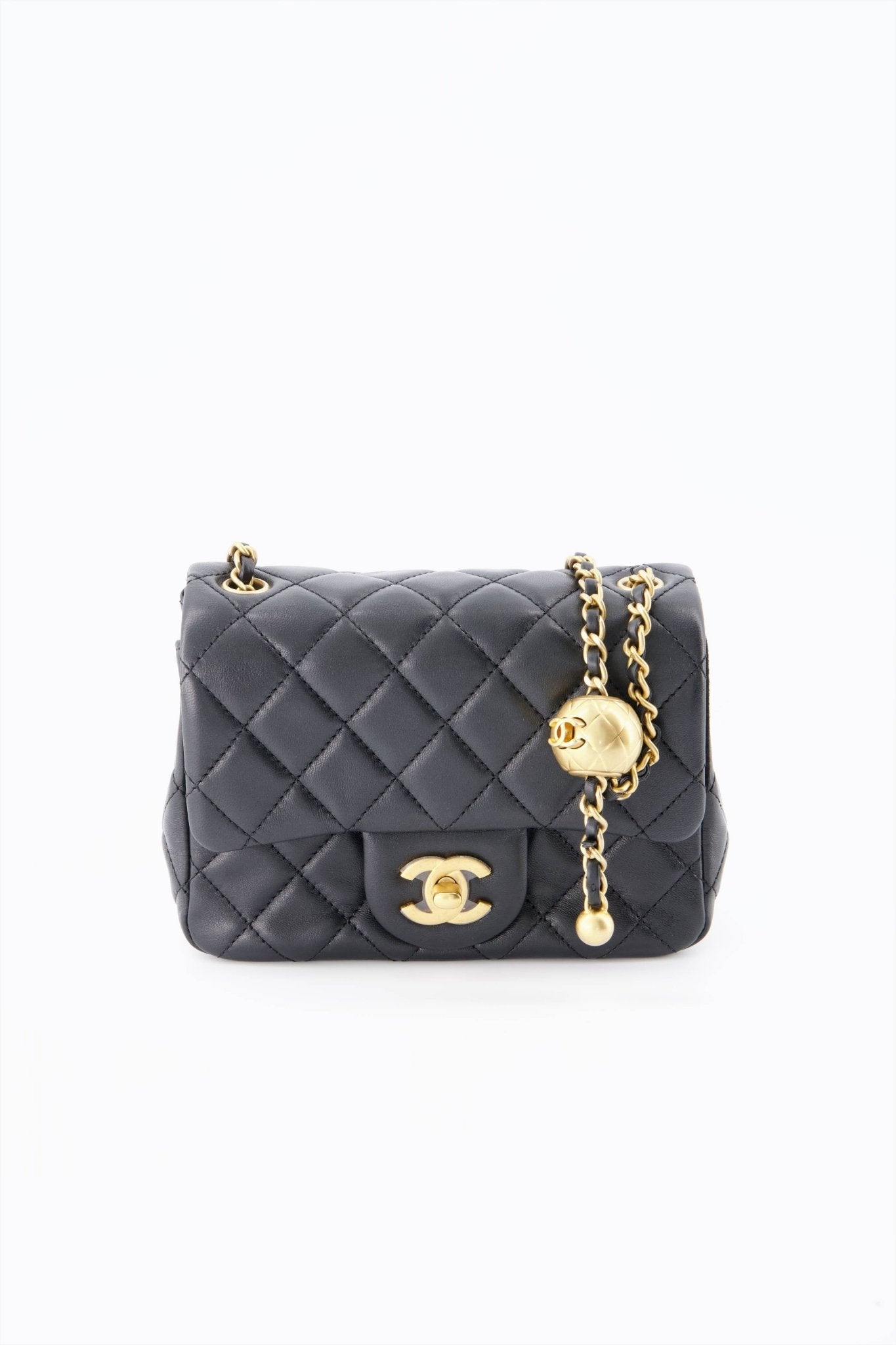 Chanel Black Quilted Lambskin Pearl Crush Small Box Bag