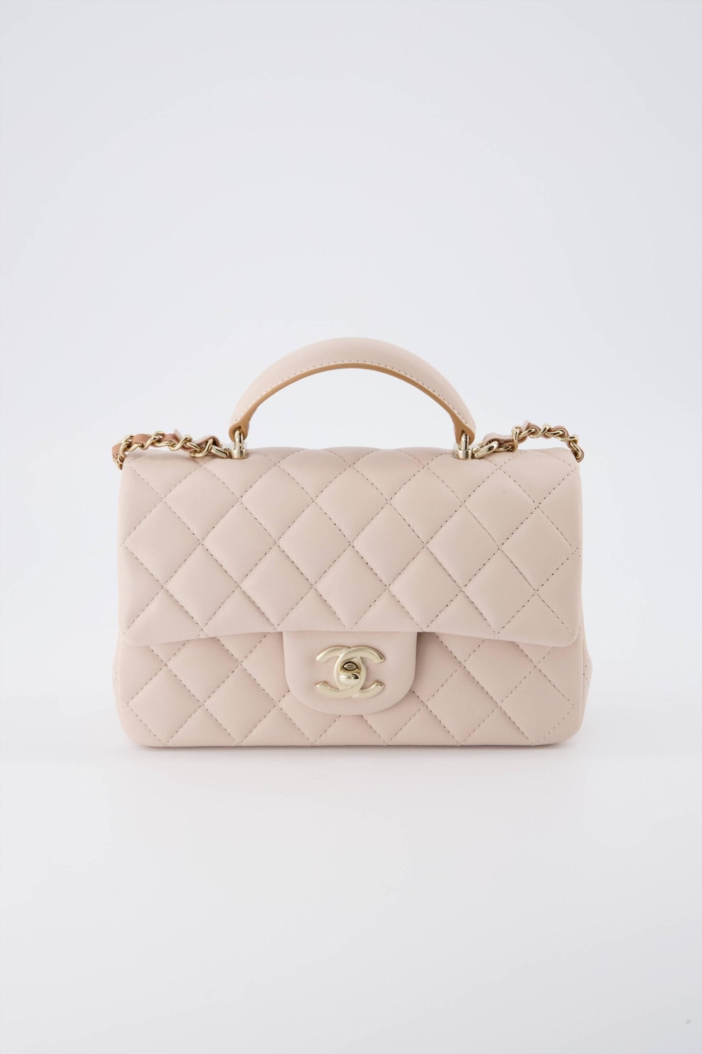Chanel Mini Flap A35200 Light Pink Lambskin with Gold Hardware #OUSU-1 –  Luxuy Vintage