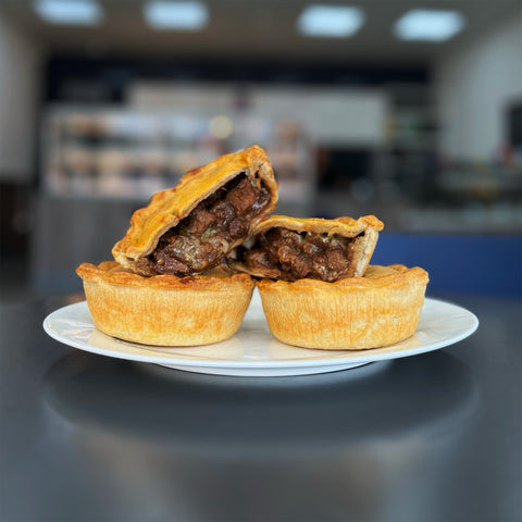 A traditional homemade Steak and stilton pie. Chunky UK steak pie filling with tangy stilton blue cheese.The best pie shop UK. Get pies by post with our pie delivery service. Find the best steak pies UK at Bowen Pies. Available in our pie shop or for pie delivery online.