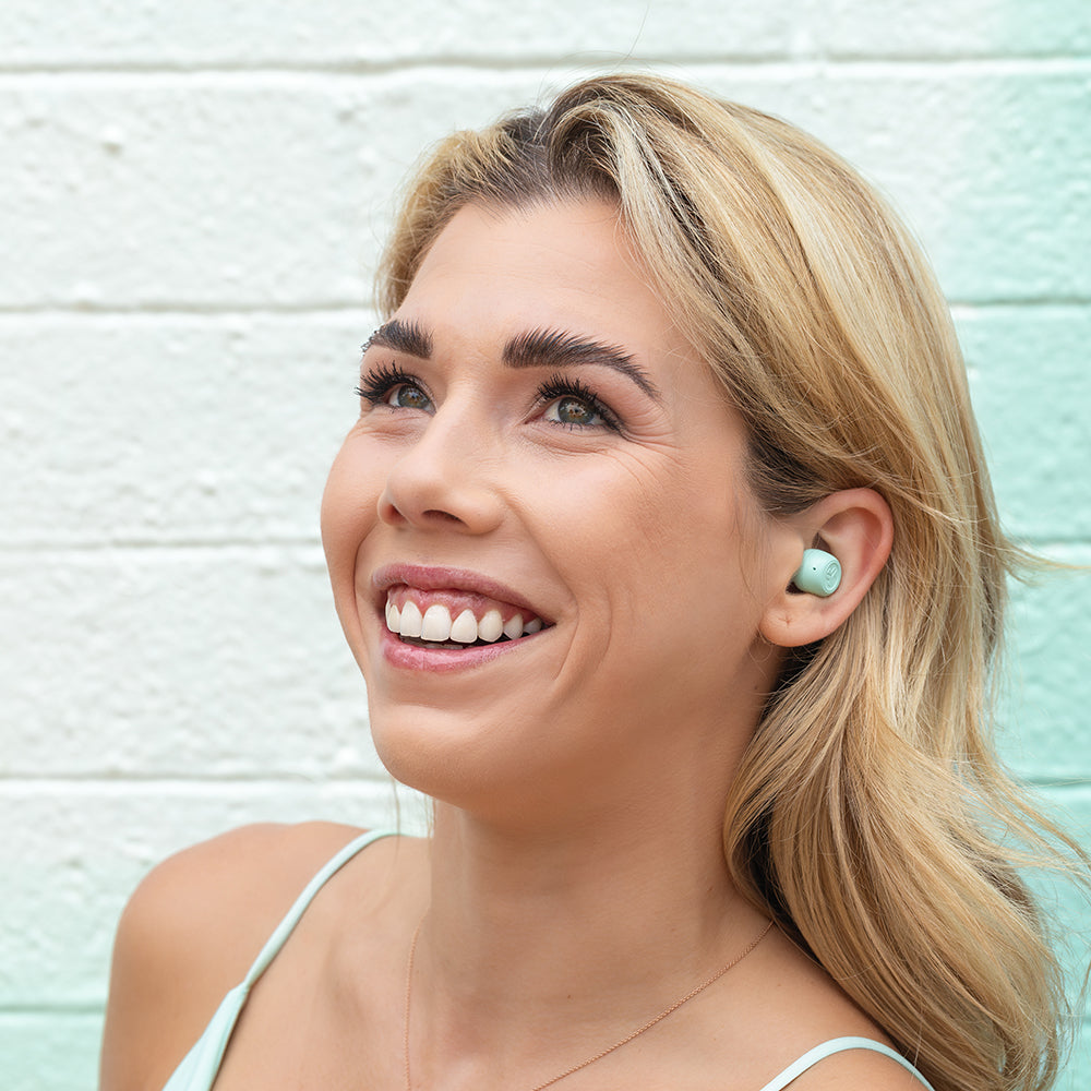 JBUDS MINI TRUE WIRELESS EARBUDS long-lasting battery