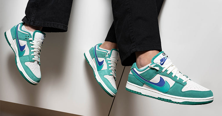 nike dunk low se neptune green