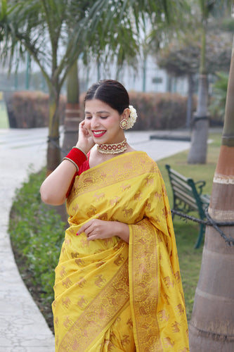 Sanjana Kale In Traditional Paithani Saree – Indiehues