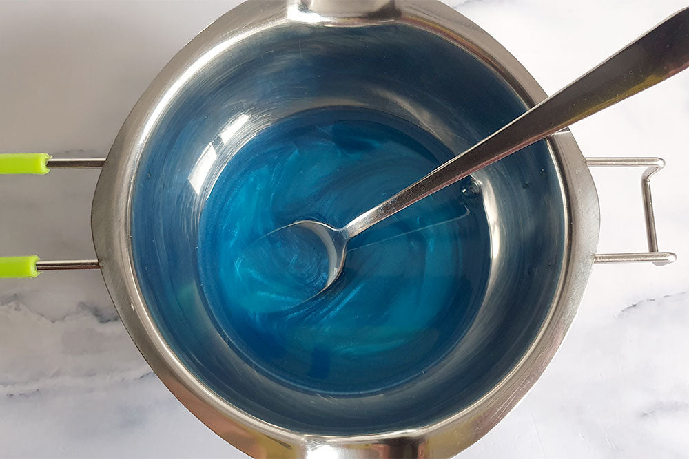 mesmerising swirly effect in the wax