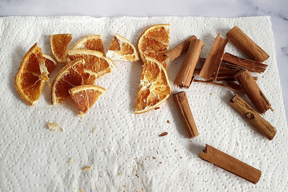 Step 1 – Preparing the orange slices and cinnamon bark